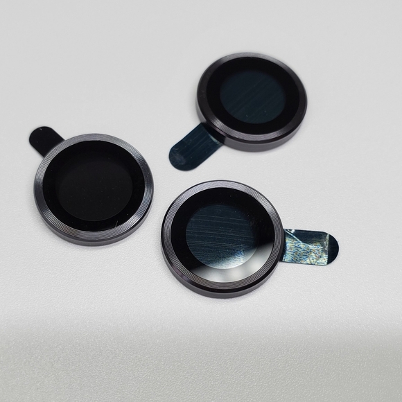 Camera lens tempered glass protector iPhone 14 Pro, 14 Pro Max Black - Picture 6 of 8